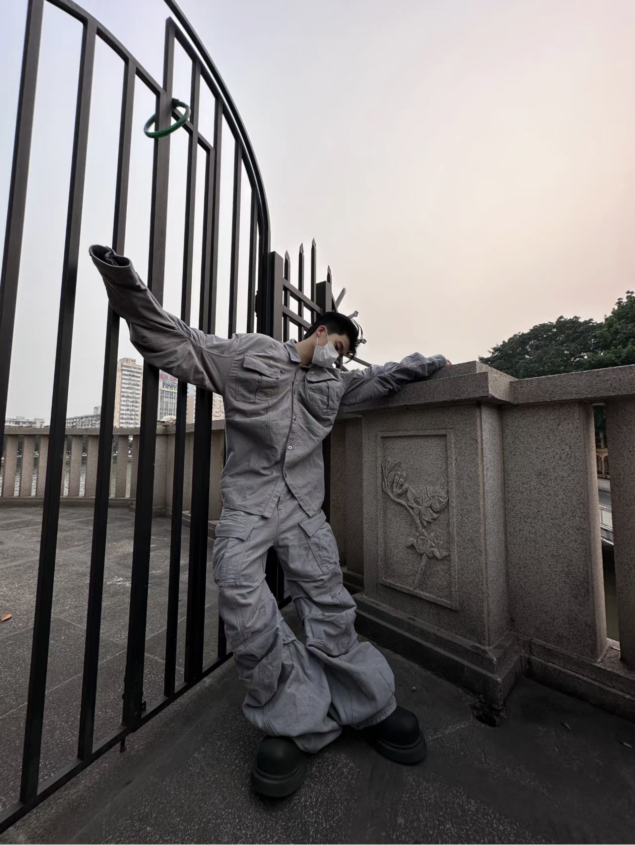 YProject Grey Pleated Pocket Silhouette Wash Workwear Lapel Simple Jacket Coat Casual Coat Men Bomber Jacket Bomber Zipper Cotton Jacket for Men