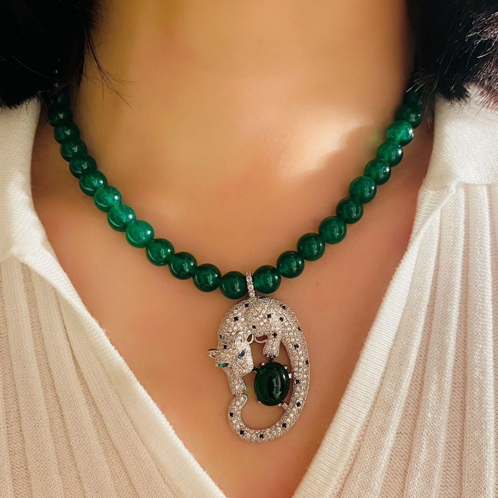 Pendant Necklaces Leopard Zircon Animal Shape Panther Pearl Emerald Green Agate Red Beads Chain Necklace for Women copper jewelry 230828