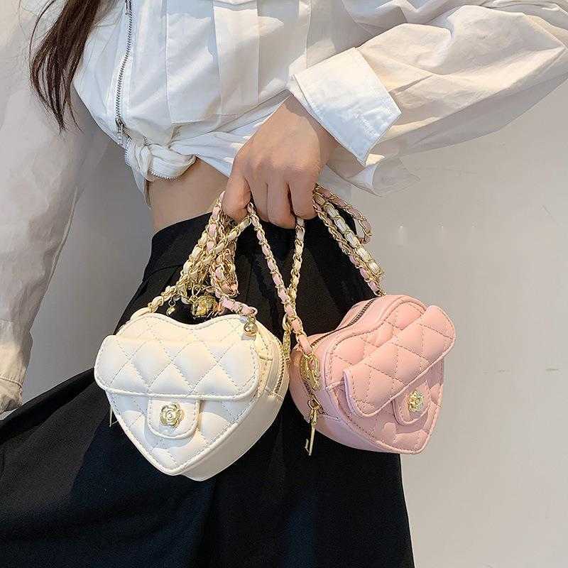 New Cute Small Luxury Designer Bags Woman Heart Shaped Bag Women PU Leather Handbags Purses Chain Shoulder Crossbody Bag Chains Y220630