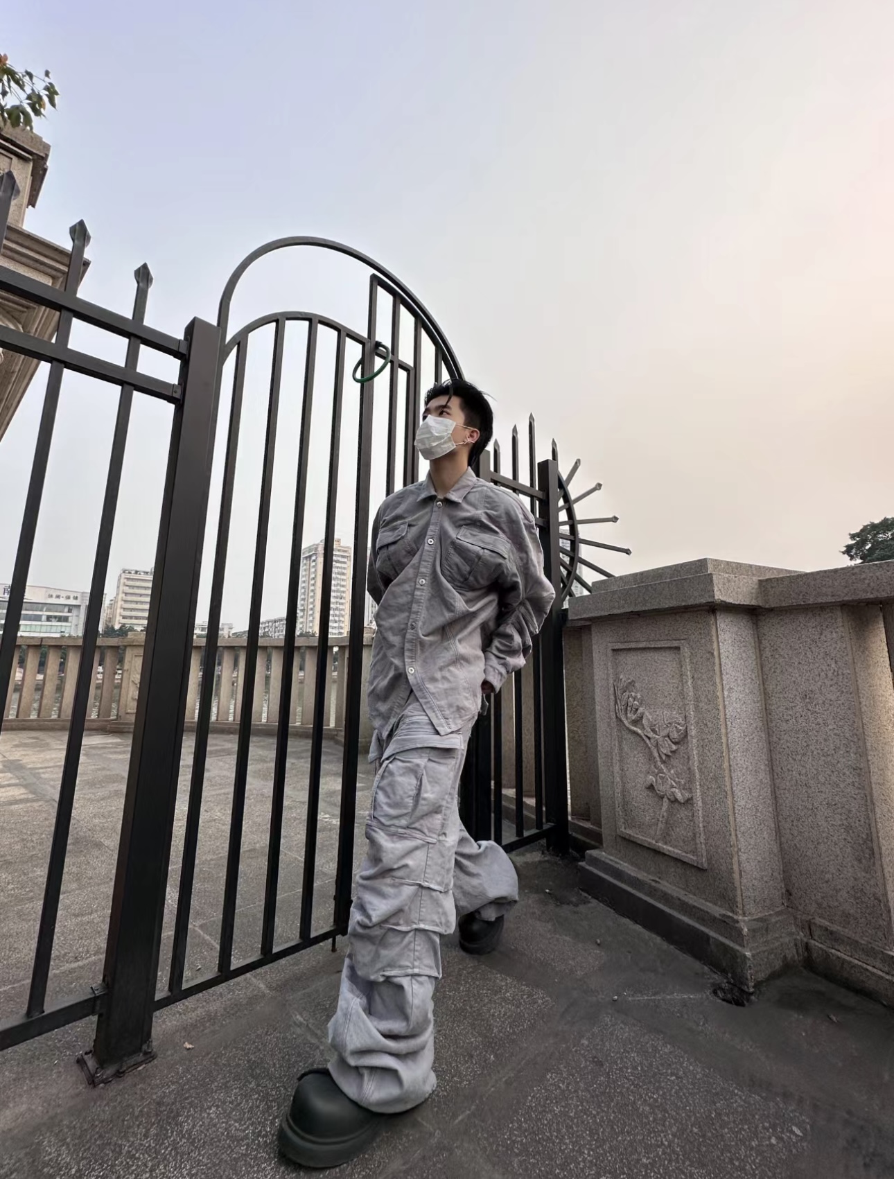 YProject Grey Pleated Pocket Silhouette Wash Workwear Lapel Simple Jacket Coat Casual Coat Men Bomber Jacket Bomber Zipper Cotton Jacket for Men