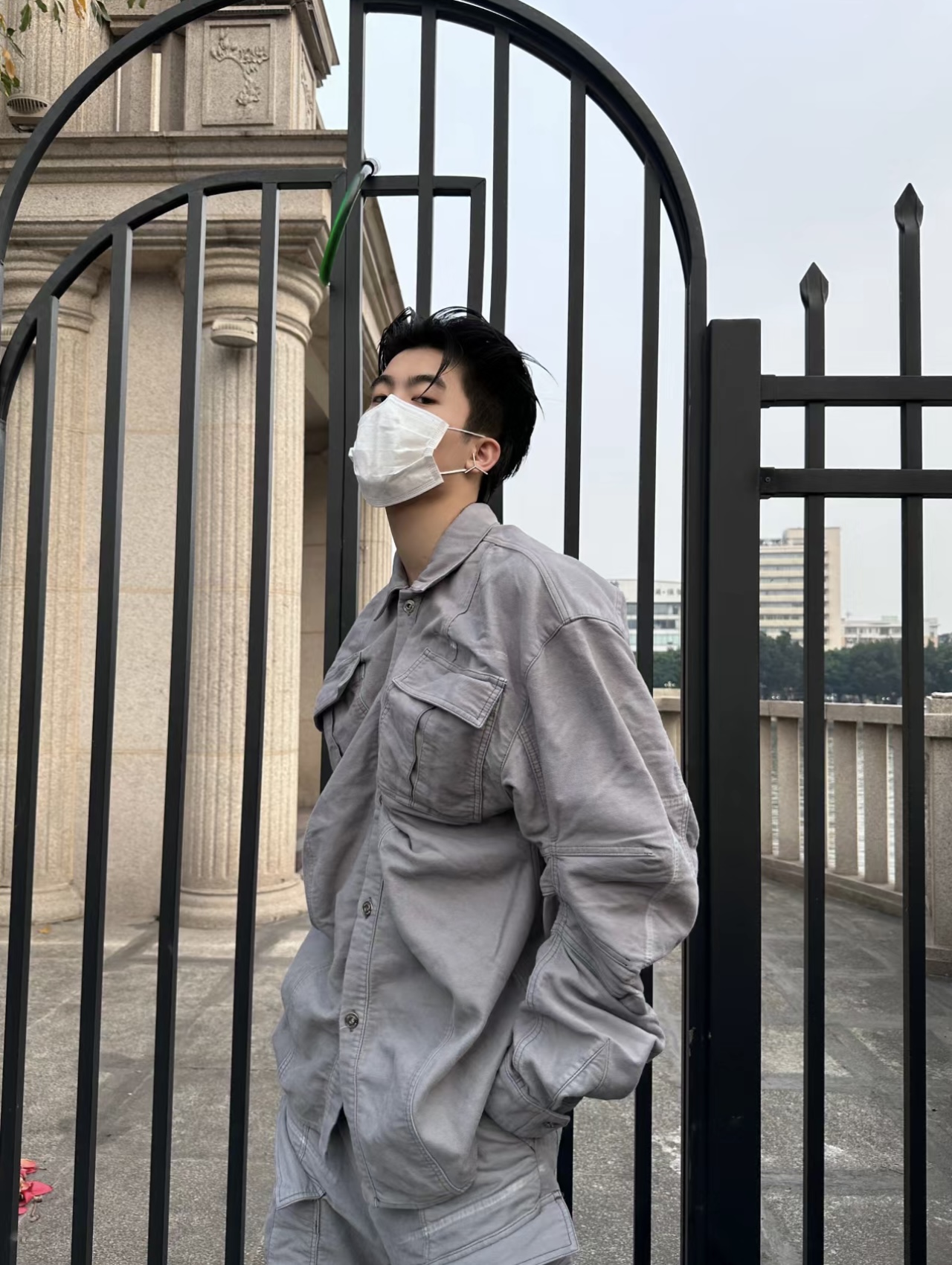 YProject Grey Pleated Pocket Silhouette Wash Workwear Lapel Simple Jacket Coat Casual Coat Men Bomber Jacket Bomber Zipper Cotton Jacket for Men