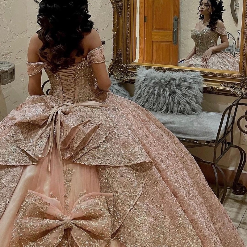 Pink Sweetheart Neck Sweet 16 Quinceanera Dress 2025 Sparkly Lace Appliques Sequins Princess Ball Gown Vestidos De 15 Anos
