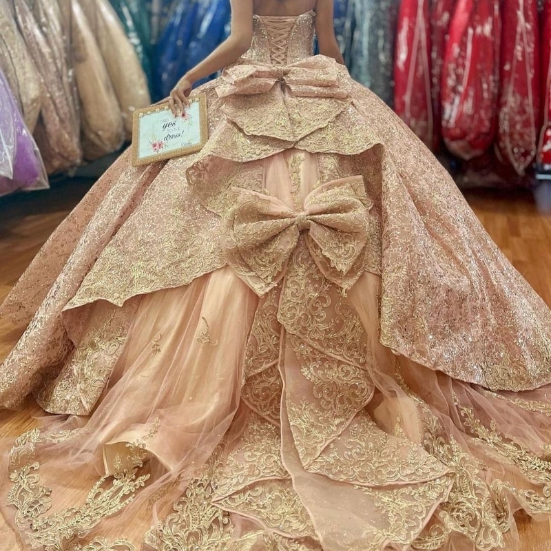 Pink Sweetheart Neck Sweet 16 Quinceanera Dress 2025 Sparkly Lace Appliques Sequins Princess Ball Gown Vestidos De 15 Anos