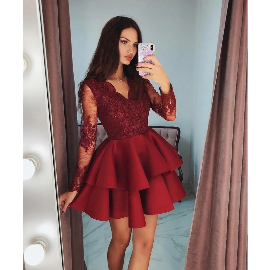 2024 Sexy Mini Short Homecoming Dresses Chic VNeck Appliqued Lace Prom Dress Ruffles Custom Made Simple Cheap tail Gowns