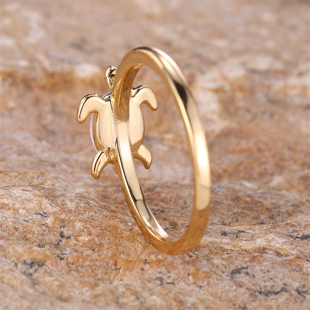 Band Rings Oval Stone White Fire Opal Animal Ring Female Cute Small Sea Turtle For Women Trendy Gold Color Wedding Engagement Jewelry 230830