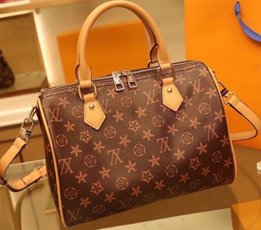 Handbag Designer Wo… - image