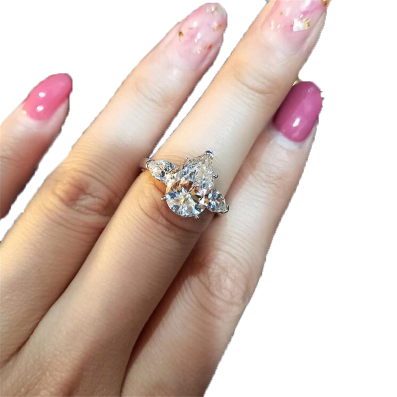 Ins Top Sell Sparkling Large Diamond Ring Luxury Jewelry 925 Sterling Silver Water Drop White Topaz Gemstones Women Wedding Band R