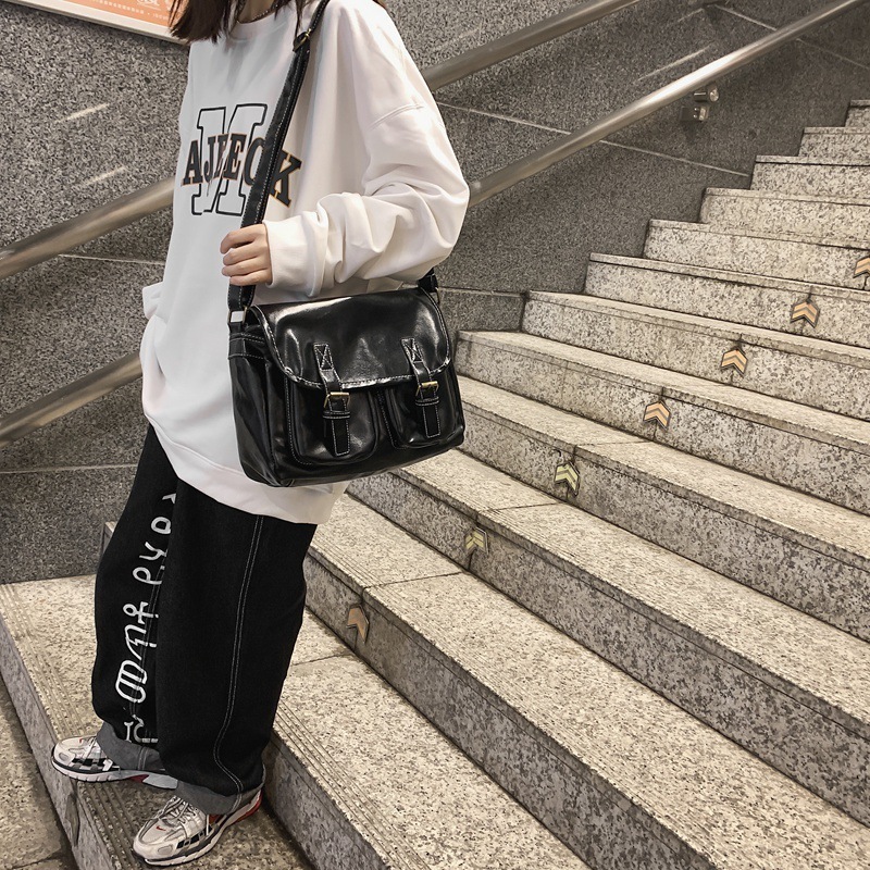 New Free Shipping Designer Bag Evening Bags Autumn And Winter Ladies Retro Large Capacity Handbags Women S Fashion Wide Shoulder Strap One Shoulder Me