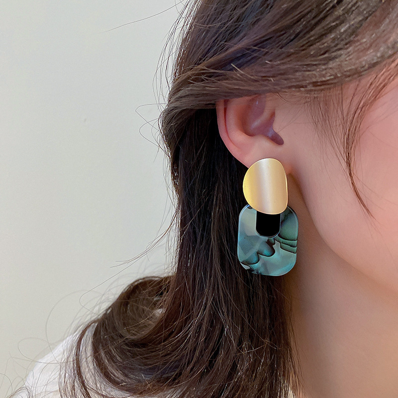 Charm 925 Silver Needle Acetate Acrylic Geometric Color Earrings High Fashion White Trapezoidal Pendant Stud For Women Girl 230830