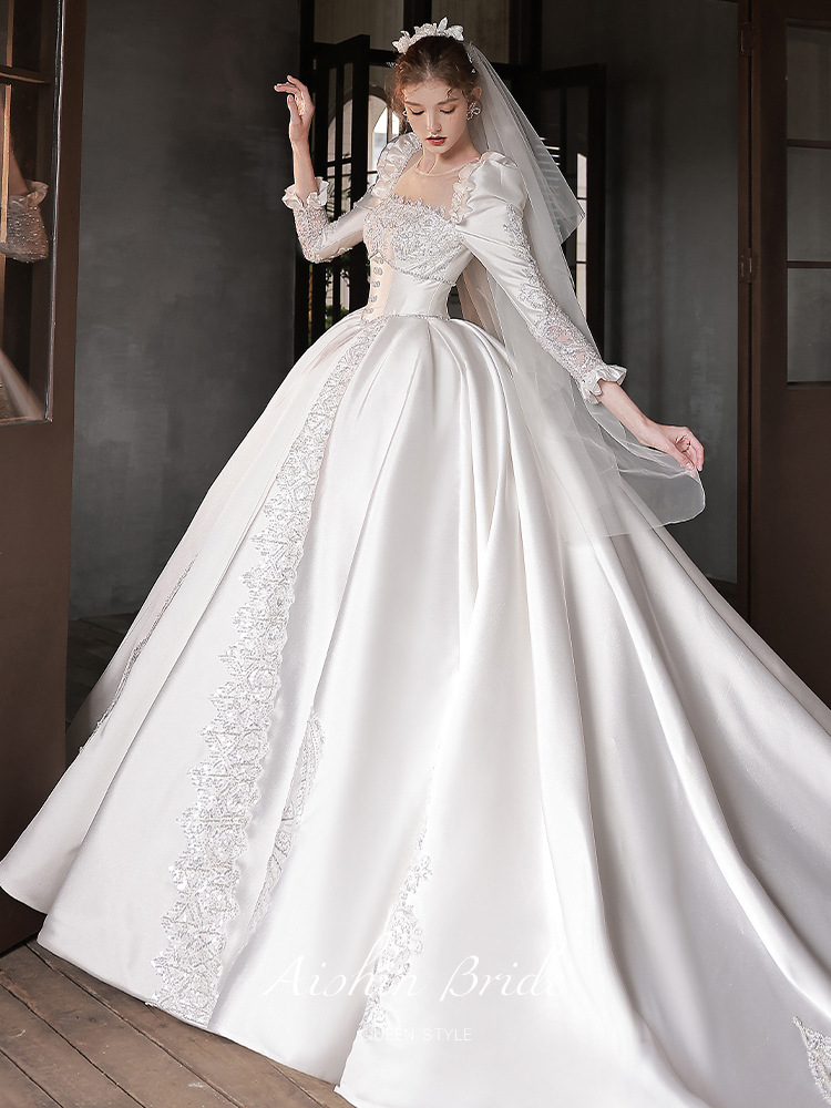 2023 Charmig Beach A Line Wedding Dresses for Bride Women Boho Plus Size Long Sleeves Lace Flowers Sheer Jewel Neck Backless Court Train Bridal Gown v
