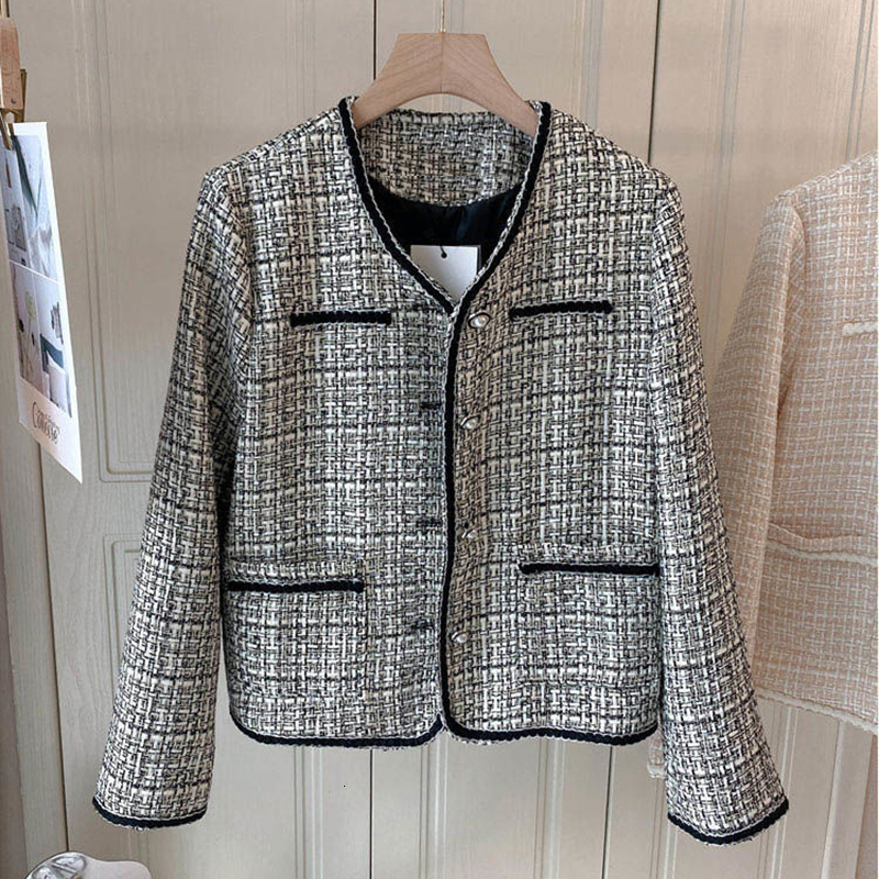 Womens Wool Blends Small Fragrance Style Elegant Cropped Tweed Jacket Women Spring Chic Pearl Button Short Coat Vintage Long Sleeve Outerwear 230831