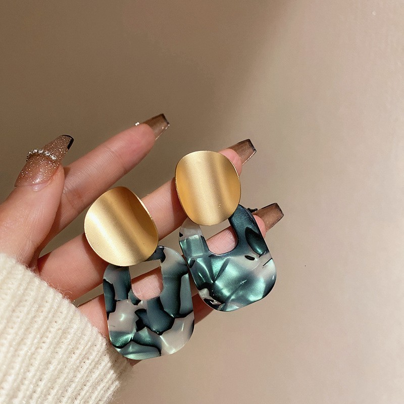 Charm 925 Silver Needle Acetate Acrylic Geometric Color Earrings High Fashion White Trapezoidal Pendant Stud For Women Girl 230830