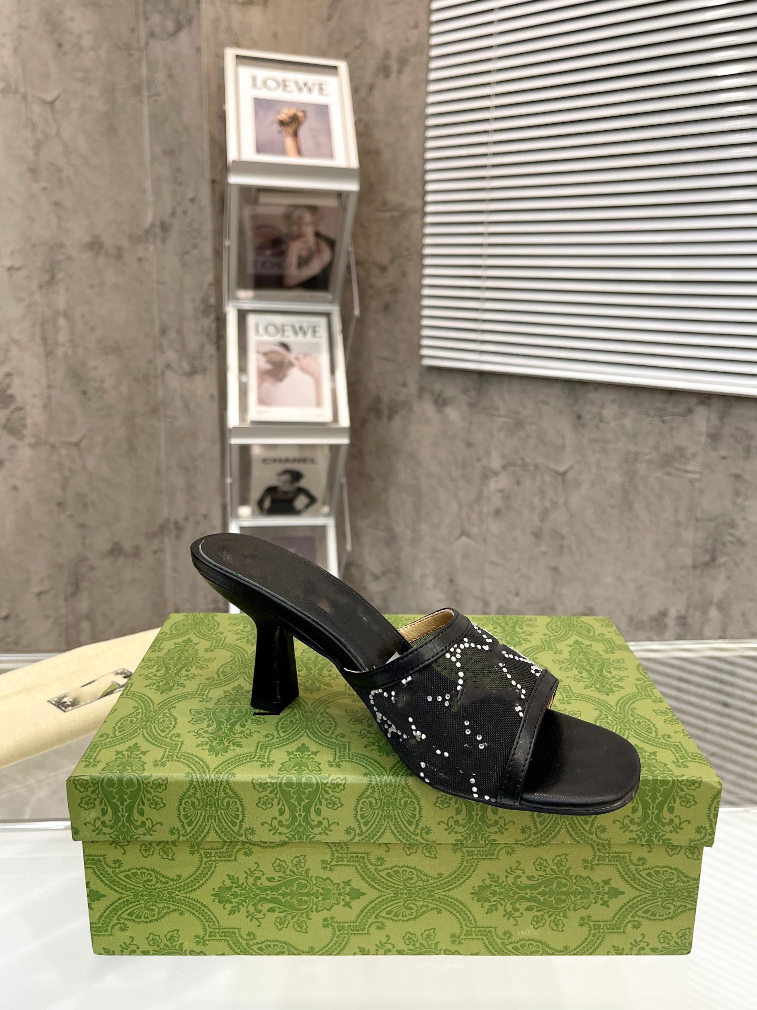 Designer Lace Dress Shoes Glitter Rhinestones Women Pumps Crystal Bowknot Satin Sandals Summer Transparent Shoes High Heels Party Prom