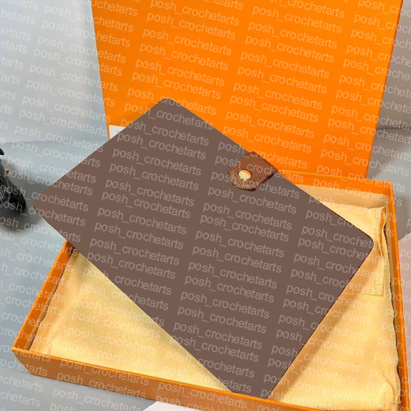 Agenda With Card Holders Slots Large Ring Agenda Cover With Binder Sold with box packaing, White checker
Agenda With Card Holders Slots Large Ring Agenda Cover With Binder Sold with box packaing, White checker