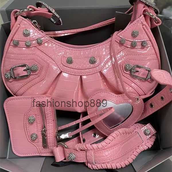 Designer Body Cross Heavy Chain Bag Women Alligator Candy Bag Shouder Flap Clutch Mini Purse Cowboy diamond Leather bag Fashion Graffiti Magnetic Hasp Pouch
Designer Body Cross Heavy Chain Bag Women Alligator Candy Bag Shouder Flap Clutch Mini Purse Cowboy diamond Leather bag Fashion Graffiti Magnetic Hasp Pouch