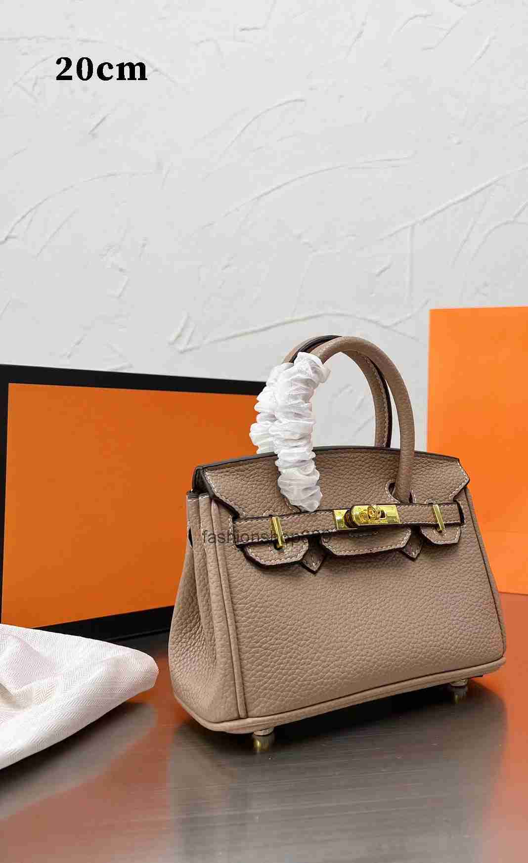 fashion Totes bags Cross Body bags Designer Luxury bags Purse Women Wallet Claic Gold buckle Leather Cute Bag 5ahigh Quality 23SS
fashion Totes bags Cross Body bags Designer Luxury bags Purse Women Wallet Claic Gold buckle Leather Cute Bag 5ahigh Quality 23SS