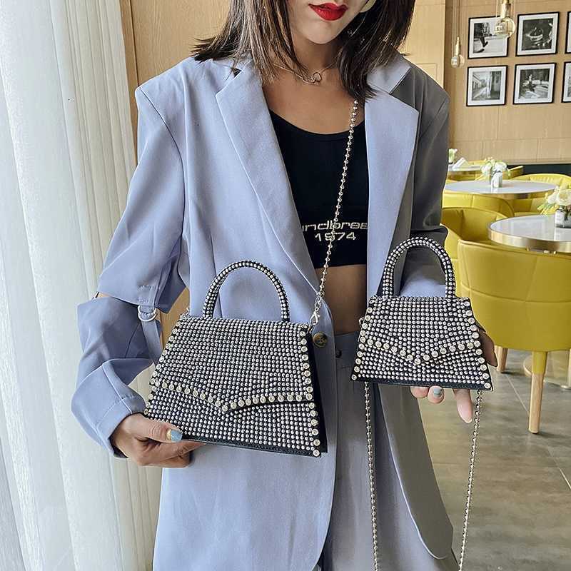 Chain Luxury Design Diamond Small tasche Flap wallet Bag Quality Pu Leather Evening Rhinestone sac de jour Purse Silver Crystal Shoulder Crossbody Clutch, Black
Chain Luxury Design Diamond Small tasche Flap wallet Bag Quality Pu Leather Evening Rhinestone sac de jour Purse Silver Crystal Shoulder Crossbody Clutch, Black