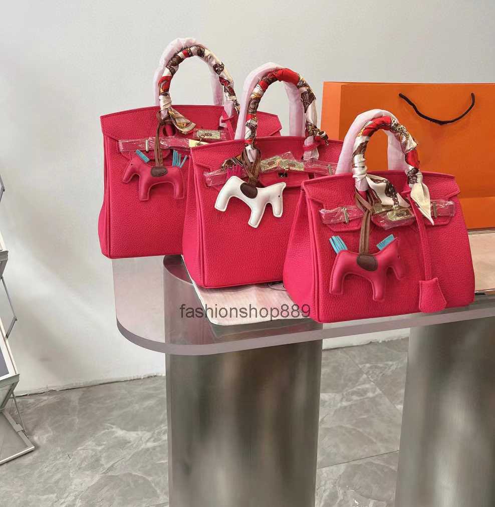 Handbag 5A Designer Bags Large Chain Shoulder Bag Fashion Women White Wallet Tote Bags Luxury Ladies Black bag 2023
Handbag 5A Designer Bags Large Chain Shoulder Bag Fashion Women White Wallet Tote Bags Luxury Ladies Black bag 2023