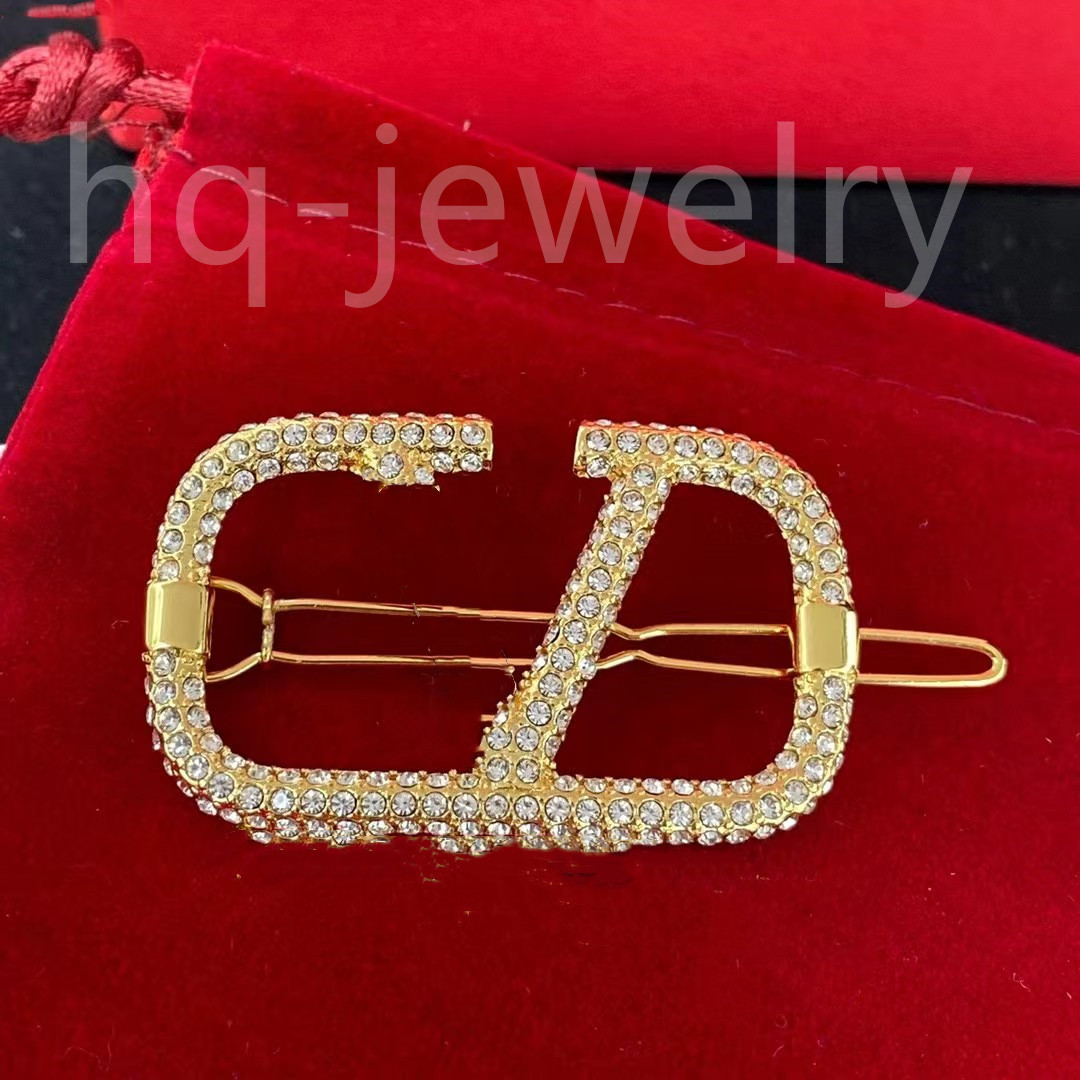 2021 new fashion Hair Clips Barrettes ladies simple personality letters designer hairpins high quality with box6
2021 new fashion Hair Clips Barrettes ladies simple personality letters designer hairpins high quality with box6