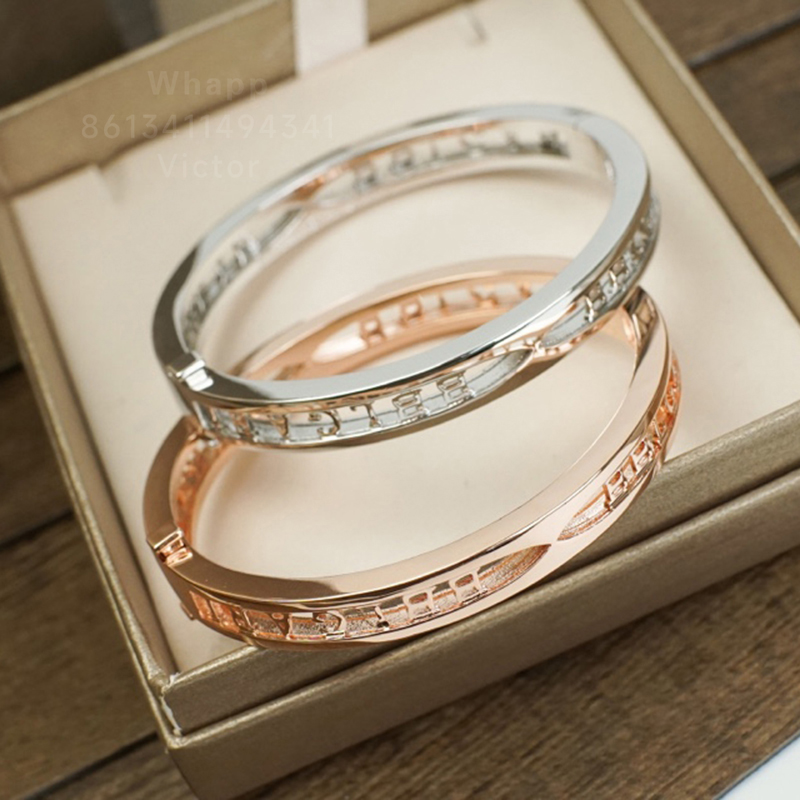 BUIGARI zero1 Round hollow Snake bone designer single bangle for woman Gold plated 18K for man highest counter quality classic style Never fade anniversary gift 004
BUIGARI zero1 Round hollow Snake bone designer single bangle for woman Gold plated 18K for man highest counter quality classic style Never fade anniversary gift 004