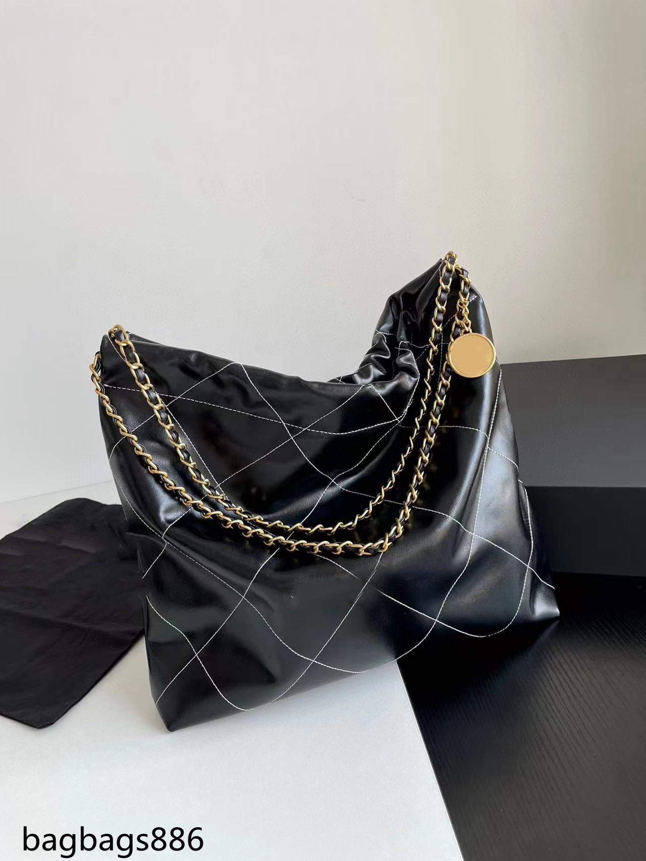 9 luxury women handbags high-capacity sewing bag shiny oil wax gold chain hobo wallet lady shopping of mother and son of the magnetic body cross shoulder bag, Black
9 luxury women handbags high-capacity sewing bag shiny oil wax gold chain hobo wallet lady shopping of mother and son of the magnetic body cross shoulder bag, Black