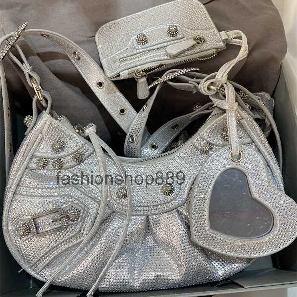 Body Cross Designer Heavy Chain Bag Women Alligator Candy Bag Shouder Flap Clutch Mini Purse Cowboy diamond Leather bag Fashion Graffiti Magnetic Hasp Pouch 2023
Body Cross Designer Heavy Chain Bag Women Alligator Candy Bag Shouder Flap Clutch Mini Purse Cowboy diamond Leather bag Fashion Graffiti Magnetic Hasp Pouch 2023