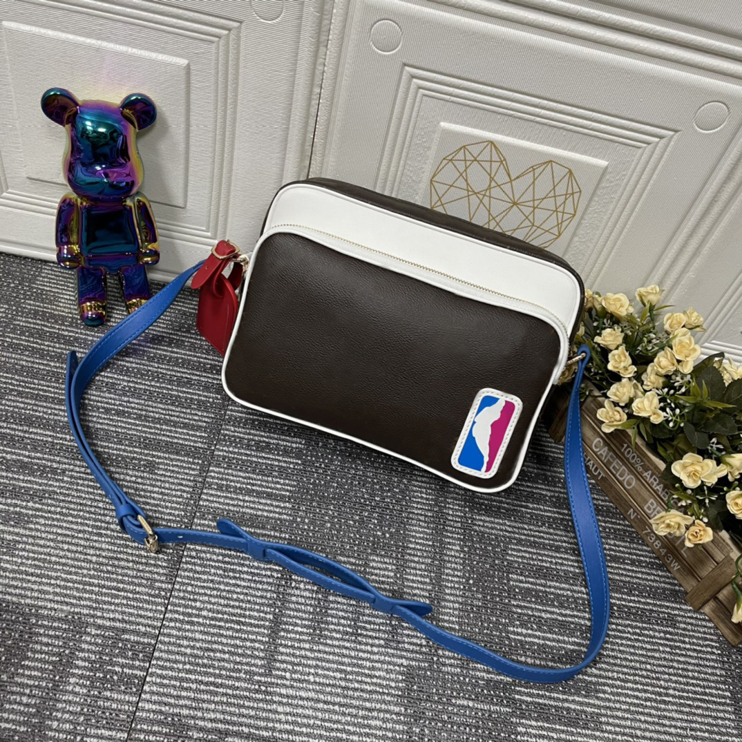 Fashion designer messenger bag luxury mens handbags top quality leather small shoulder bag outdoor sport crossbody bags purses, 85143#white monogrames
Fashion designer messenger bag luxury mens handbags top quality leather small shoulder bag outdoor sport crossbody bags purses, 85143#white monogrames