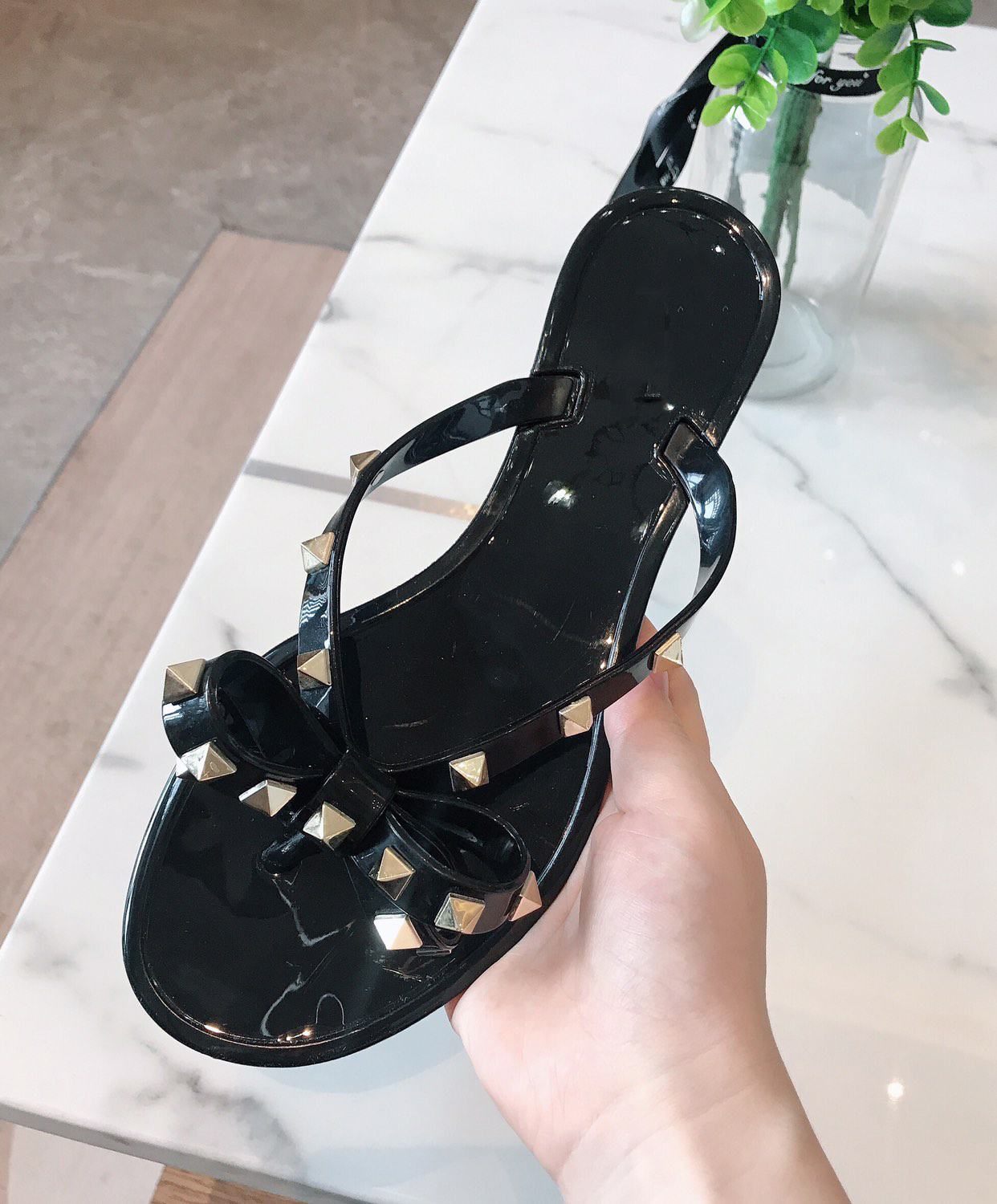 Women Designers Luxurys Sandals Rivet Brand Bow Knot Flat Slippers Sandal Studded Girl Jelly Platform Slides Lady Flip Flops 35-41
Women Designers Luxurys Sandals Rivet Brand Bow Knot Flat Slippers Sandal Studded Girl Jelly Platform Slides Lady Flip Flops 35-41