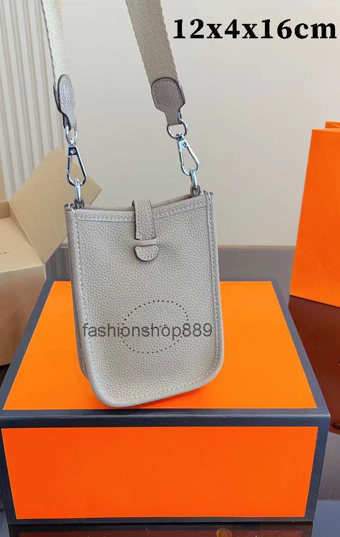 Bags Shoulder Designer Bag Ladies Letter Cross body Square large Handbag Claic Gold Chain bag Flap Light Hardware top quality Bucket phone bag Mini
Bags Shoulder Designer Bag Ladies Letter Cross body Square large Handbag Claic Gold Chain bag Flap Light Hardware top quality Bucket phone bag Mini