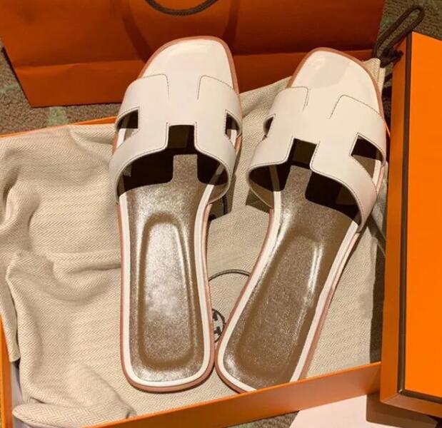 Ladies sandals Summer Flats Slippers Luxury Designer Leather Fashion Beach Shoes H Letter Slippers 35-42, Color 15
Ladies sandals Summer Flats Slippers Luxury Designer Leather Fashion Beach Shoes H Letter Slippers 35-42, Color 15