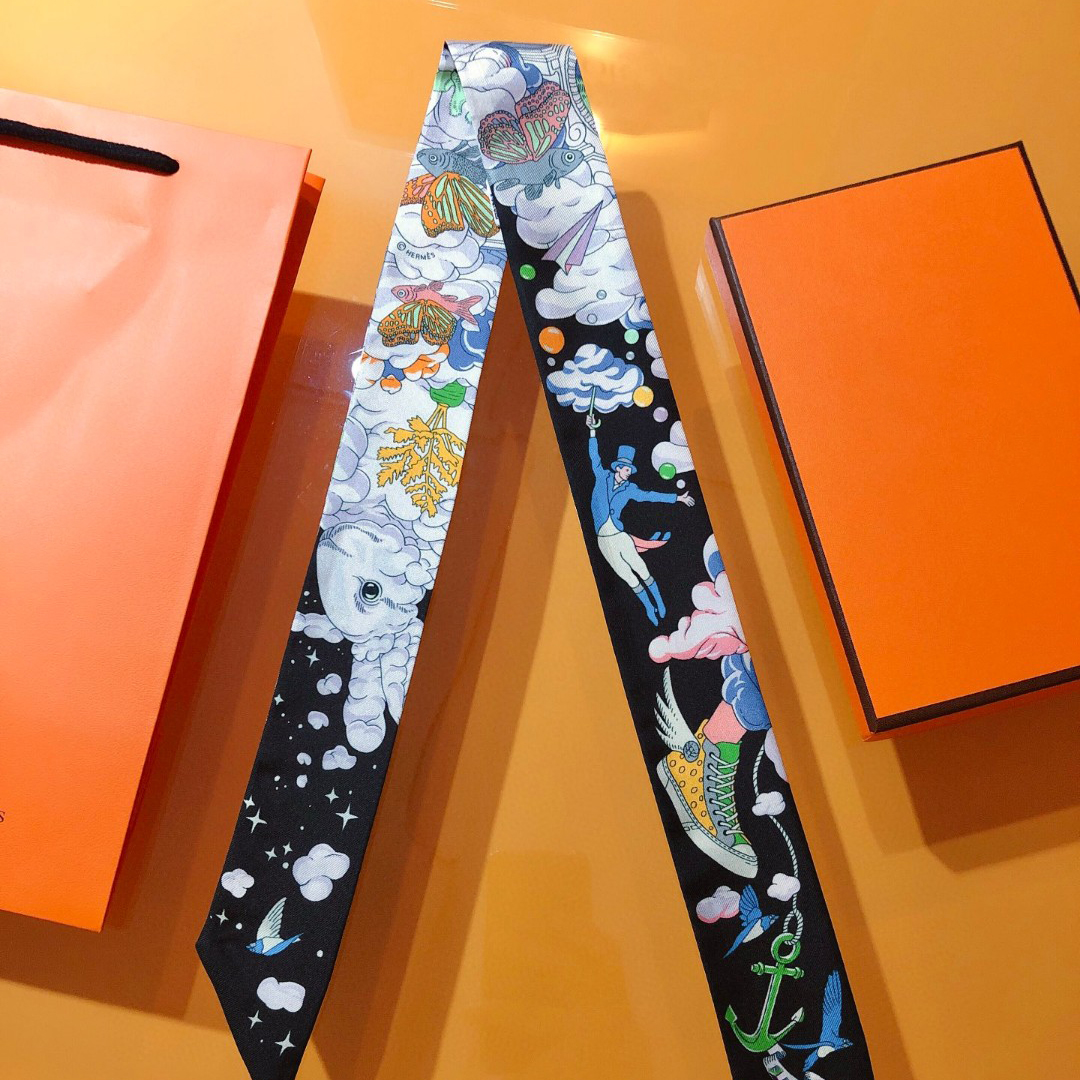 Designer Scarves Luxury Silk Scarf Headband for Women Letters Print Flower imitate Different styles on the front and back
Designer Scarves Luxury Silk Scarf Headband for Women Letters Print Flower imitate Different styles on the front and back