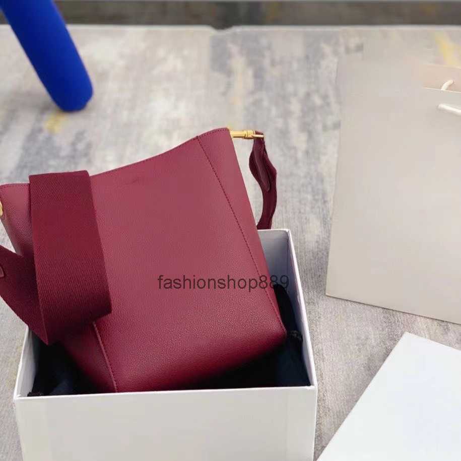 Bags Designer Totes Crossbody Luxury Mini Fashion Bucket bag Shoulder Women Handbags Lambs Leather Clutch with Badge Gold Chain Purse phone bag Wallet top quality, 23
Bags Designer Totes Crossbody Luxury Mini Fashion Bucket bag Shoulder Women Handbags Lambs Leather Clutch with Badge Gold Chain Purse phone bag Wallet top quality, 23