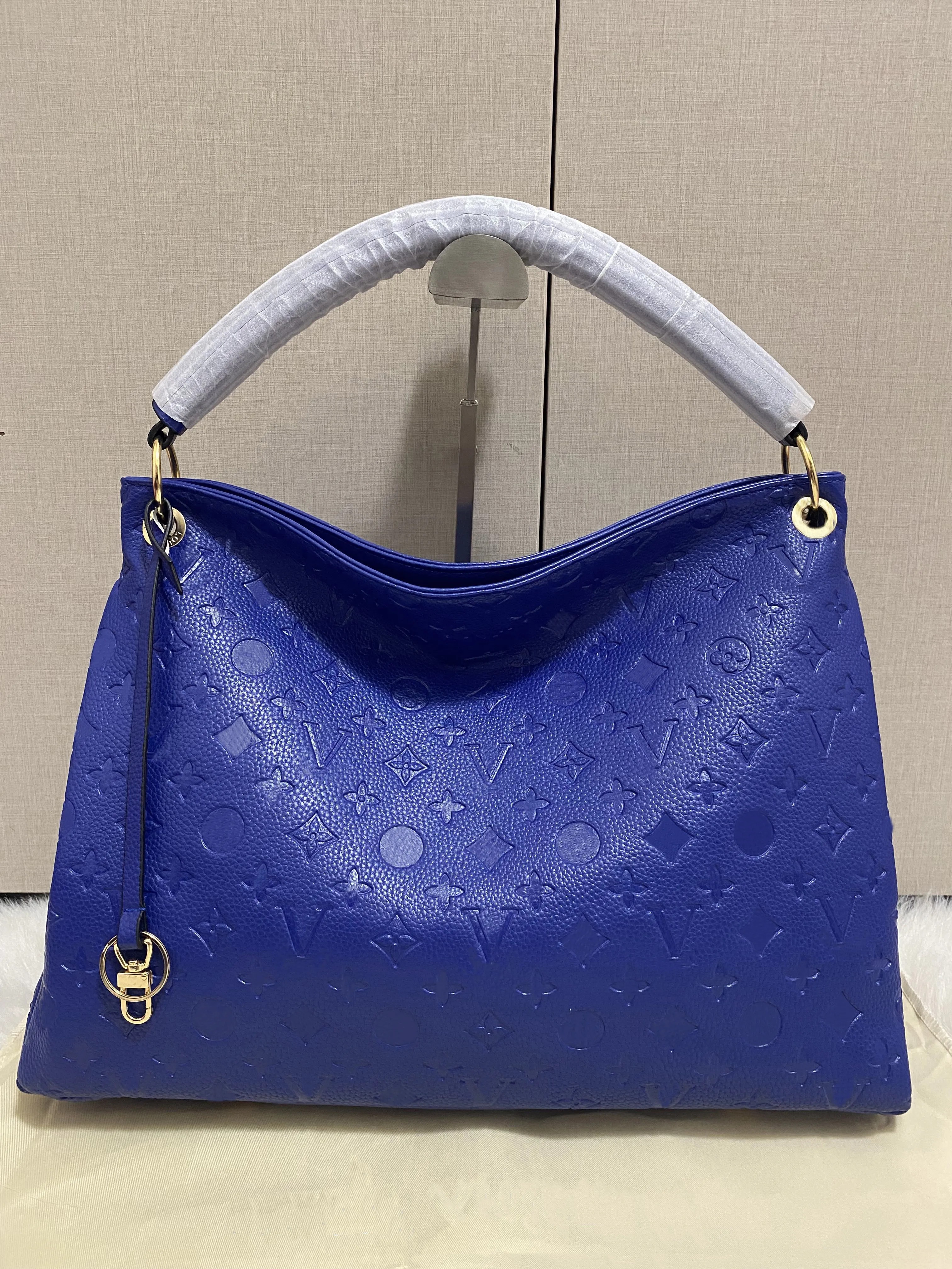 Designers ARTSY Leather Lady Totes Crossbody Bags High Quality Handbags Women Shoulder Bag Luxury Tote Backpack M40249 M44869 N40253, With flag
Designers ARTSY Leather Lady Totes Crossbody Bags High Quality Handbags Women Shoulder Bag Luxury Tote Backpack M40249 M44869 N40253, With flag