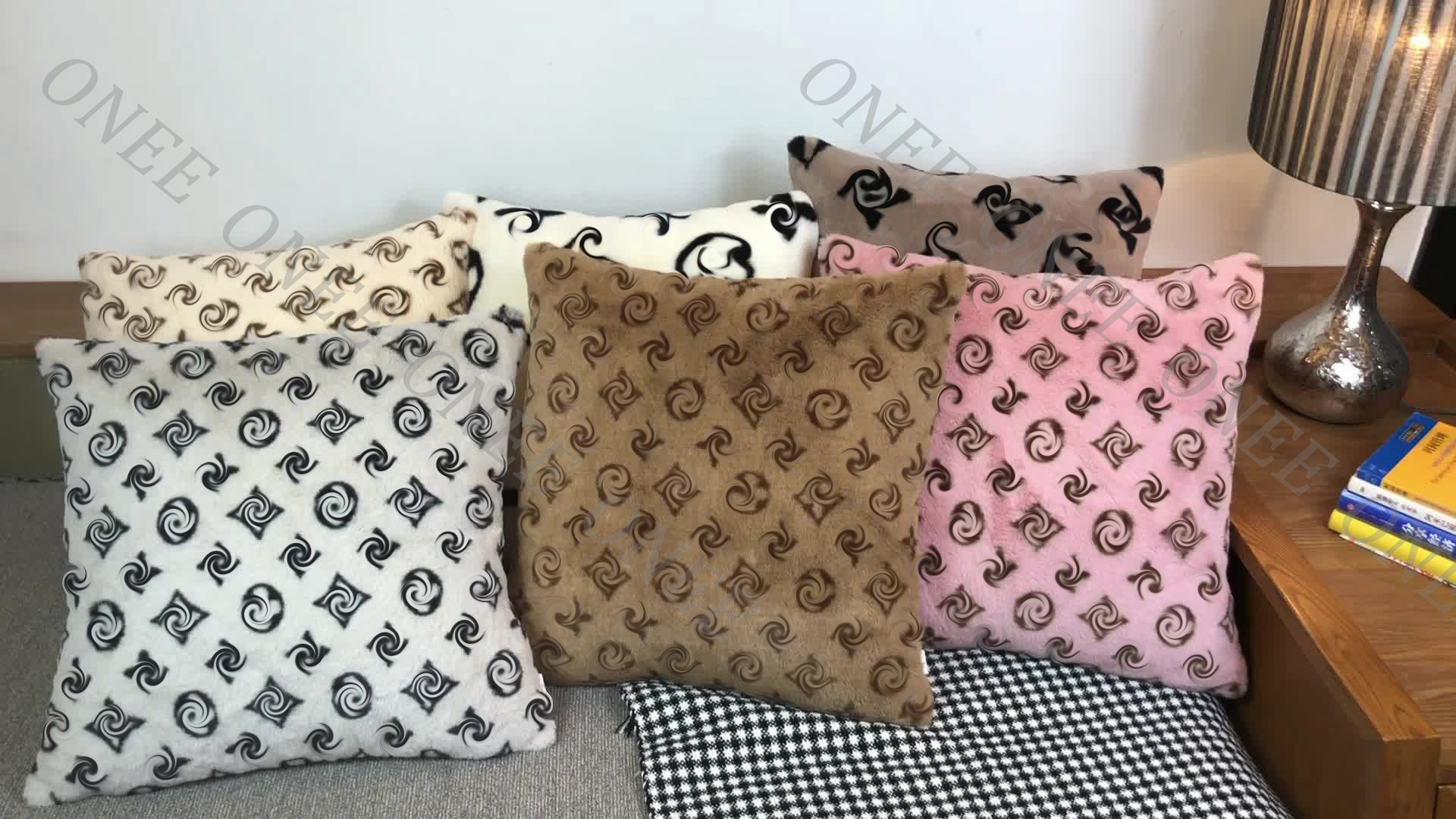 Bedroom Sofa Pillow Tide Brand Designer Throw Pillow Multi-color Printed Double-sided Throw Pillowcase, Bz80603
Bedroom Sofa Pillow Tide Brand Designer Throw Pillow Multi-color Printed Double-sided Throw Pillowcase, Bz80603