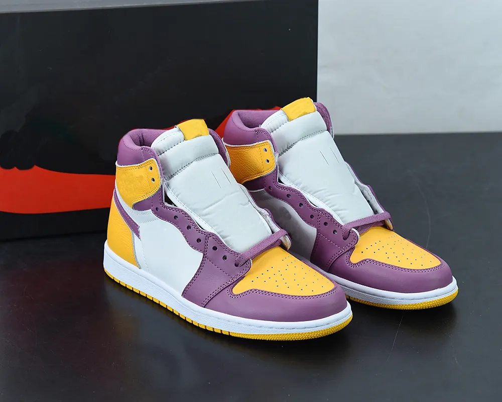 2023 jumpman 1 High OG Brotherhood Basketball Shoes 1s White Purple Yellow mens Womens trainers sports sneakers With Box
2023 jumpman 1 High OG Brotherhood Basketball Shoes 1s White Purple Yellow mens Womens trainers sports sneakers With Box