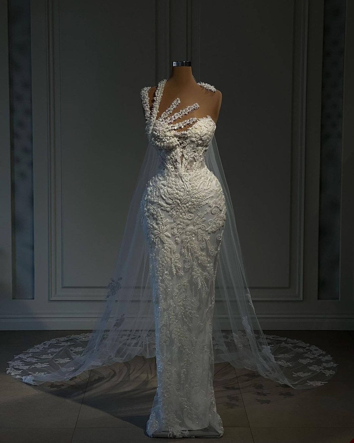 Glamorous Mermaid Wedding Dresses Art Deco-inspired Neck Pearls High Waist Applicants Backless or Length Custom Made Plus Size Vestidos De Novia