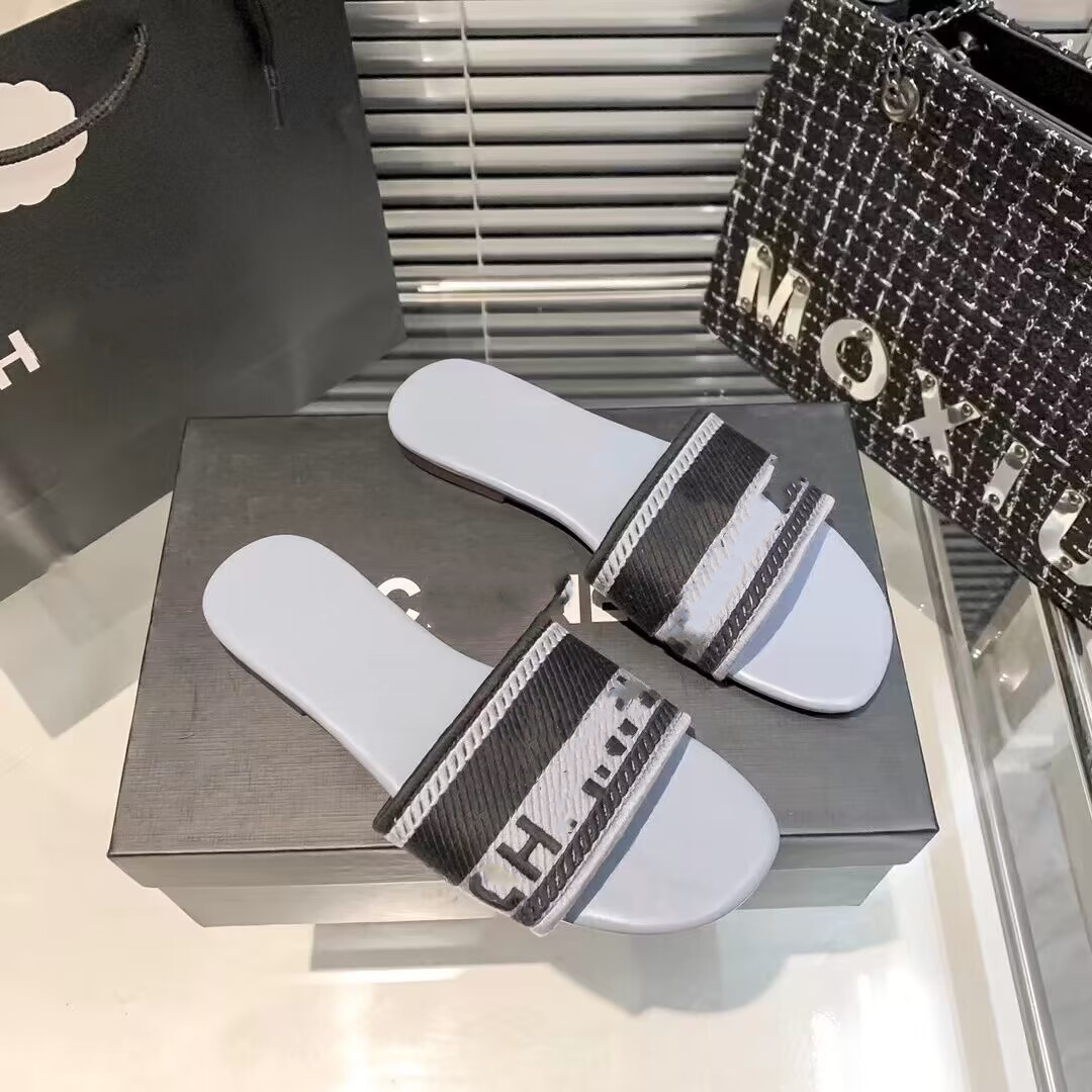 Classics sandals Fashion Designer Slippers slides Floral brocade Gear bottoms Flip Flops women shoes striped Beach causal slipper bagandshoe, White
Classics sandals Fashion Designer Slippers slides Floral brocade Gear bottoms Flip Flops women shoes striped Beach causal slipper bagandshoe, White