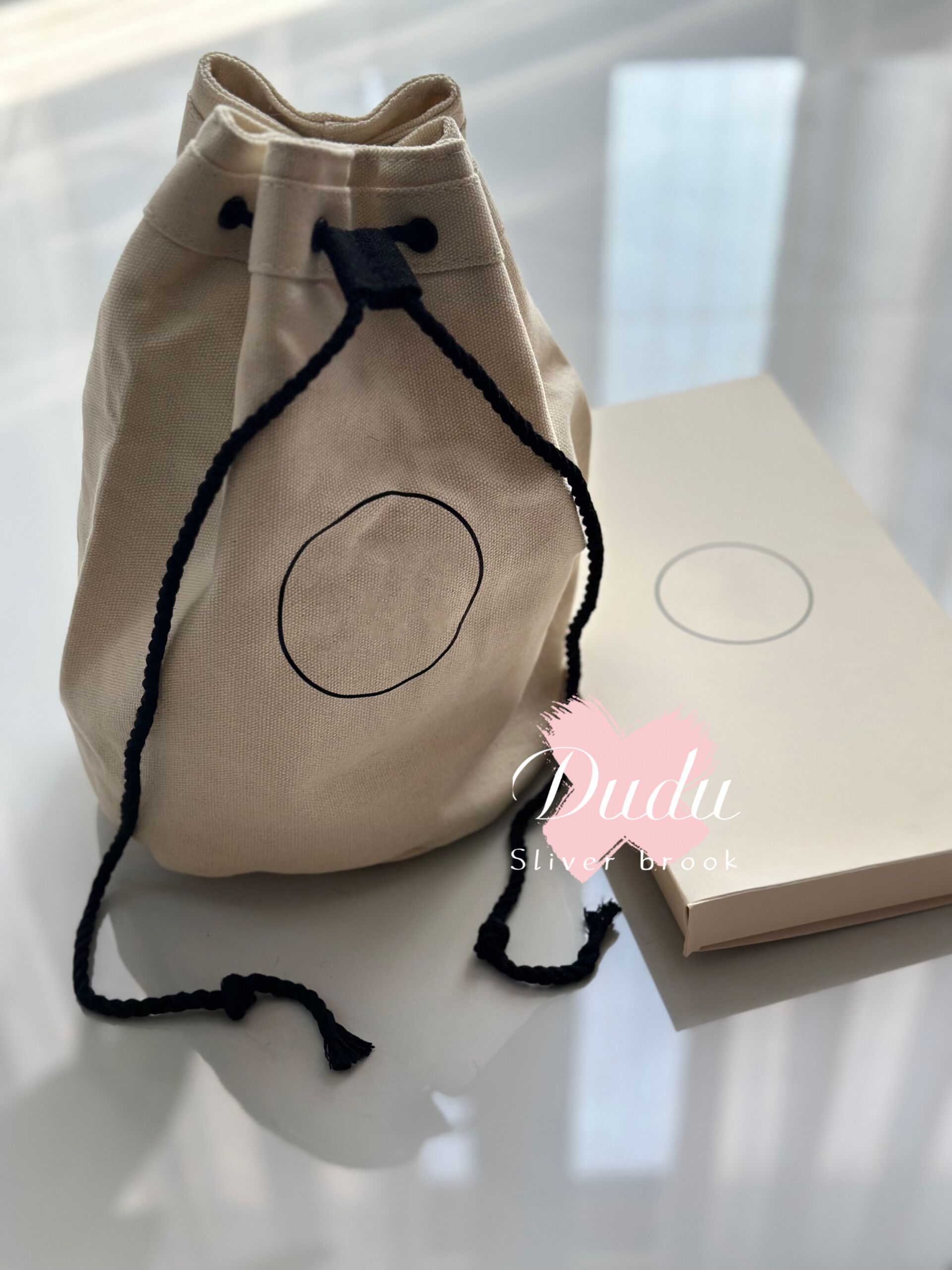 Pencil Bags 28X17x26cm makeup case canvas organizer cosmetics jewelry beatue string storage with gift packing les gift
Pencil Bags 28X17x26cm makeup case canvas organizer cosmetics jewelry beatue string storage with gift packing les gift