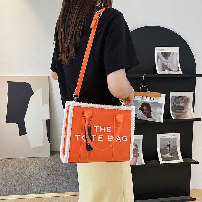 Famous Designer Bags The Tote Bag Fashion Luxury Women Crossbody Purse Multi Pochette Handbags PU Leather Purses Shoulder Casual Square Handbag Totes Bags, Boxes
Famous Designer Bags The Tote Bag Fashion Luxury Women Crossbody Purse Multi Pochette Handbags PU Leather Purses Shoulder Casual Square Handbag Totes Bags, Boxes