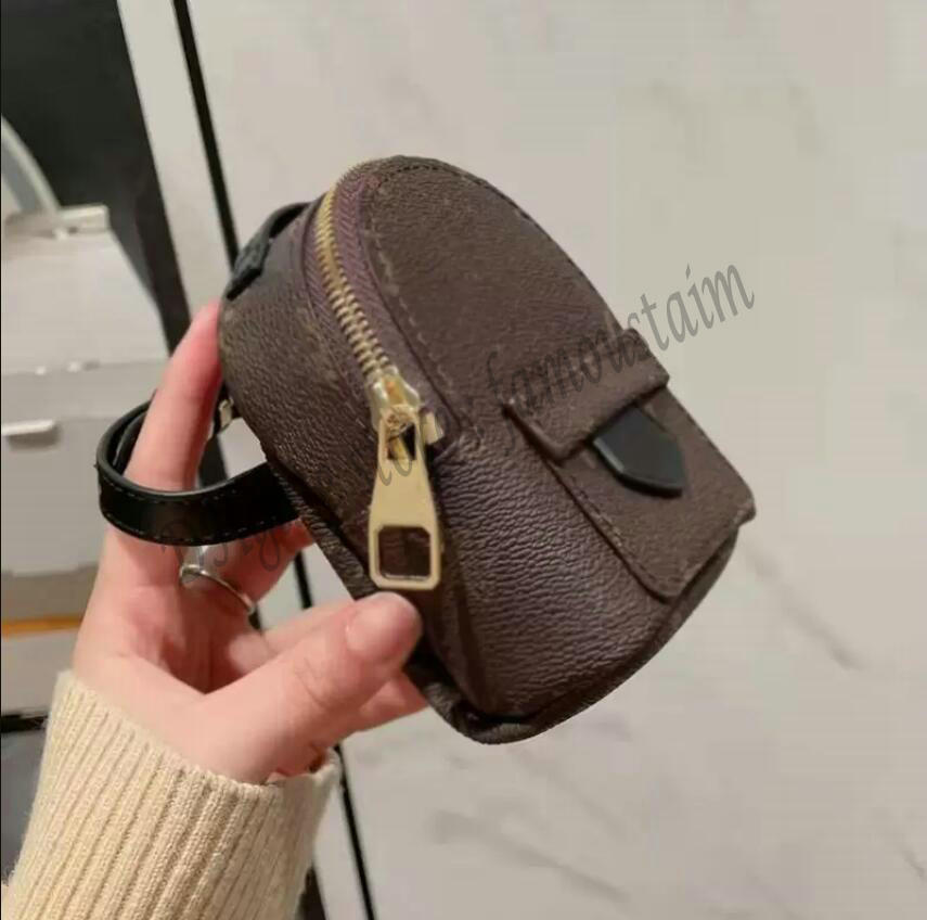 Designer Women Mini Wrist Pack Bag Luxurys Designers Bags Paris Brand Leather Backpack Design Coin Purse Lady Adjustable Bracelets Wristband Easy To Carry Wallet
Designer Women Mini Wrist Pack Bag Luxurys Designers Bags Paris Brand Leather Backpack Design Coin Purse Lady Adjustable Bracelets Wristband Easy To Carry Wallet