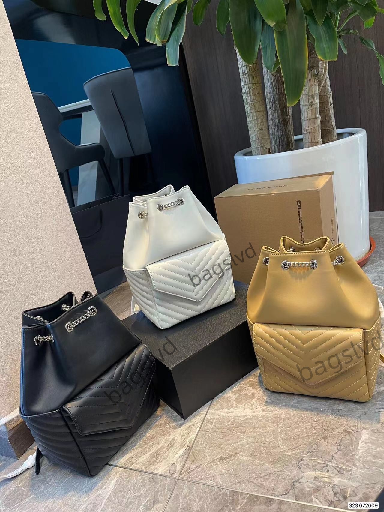 Genuine Leather Backpack Messenger bag Shoulder feminina Coin femme luxurys women backpack School Classic Designer bags Cosmetic Handbags Shopping Crossbody, White
Genuine Leather Backpack Messenger bag Shoulder feminina Coin femme luxurys women backpack School Classic Designer bags Cosmetic Handbags Shopping Crossbody, White