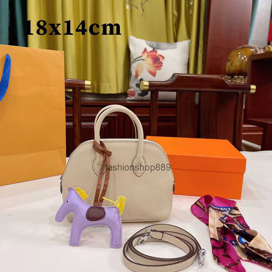 Flap Body Cross Designer Fashion bag Mini Shoulder Bags Thread Purse Claic Letter Buckle Clutch Pouch Removable Strap Multicolor Pig nose bucket bag
Flap Body Cross Designer Fashion bag Mini Shoulder Bags Thread Purse Claic Letter Buckle Clutch Pouch Removable Strap Multicolor Pig nose bucket bag