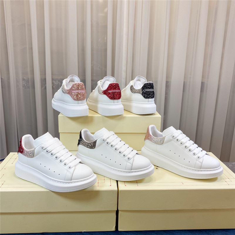 Designer espadrilles oversized casual shoes Lace Up Black white leather luxury fashion diamond Crystal Velvet Suede women flat shoes with thick sneakers eur35-48, 30
Designer espadrilles oversized casual shoes Lace Up Black white leather luxury fashion diamond Crystal Velvet Suede women flat shoes with thick sneakers eur35-48, 30
