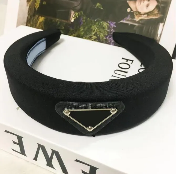 Fashion Designer Sponge Headbands Hair bands For Women Luxury Brand Elastic Letter P Headband Sports Fitness Headband Head Wrap 13 colors
Fashion Designer Sponge Headbands Hair bands For Women Luxury Brand Elastic Letter P Headband Sports Fitness Headband Head Wrap 13 colors