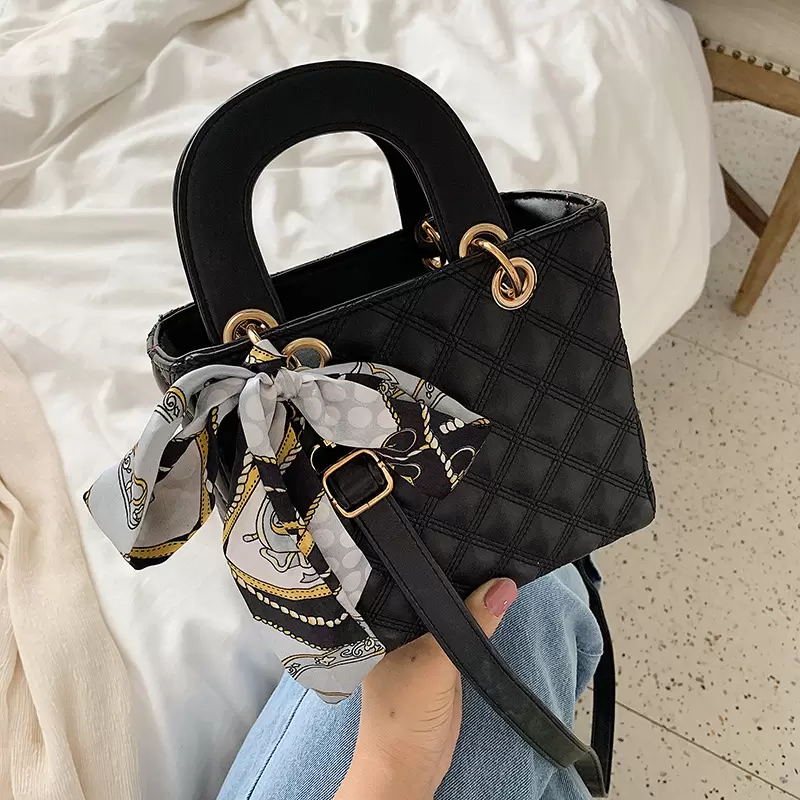New Niche Advanced Texture Rhombus Mini Diana Bag Trendy Women's Shoulder Messenger Bags
New Niche Advanced Texture Rhombus Mini Diana Bag Trendy Women's Shoulder Messenger Bags