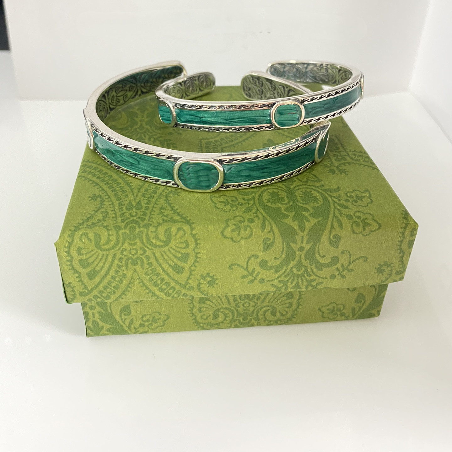 New Bangle Bracelet Letter Silver Plated Bracelet Retro Fashion Design Open Bracelet Couple Jewelry Supply
New Bangle Bracelet Letter Silver Plated Bracelet Retro Fashion Design Open Bracelet Couple Jewelry Supply