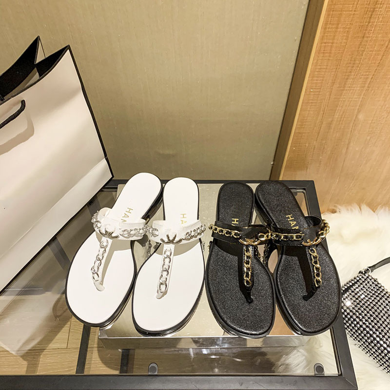 New designer Slippers Sandal metal chain With Cha Letters clip flat slippers for women fashion flip-flops luxury leather lady Sandals Cutout Leather, Black a
New designer Slippers Sandal metal chain With Cha Letters clip flat slippers for women fashion flip-flops luxury leather lady Sandals Cutout Leather, Black a