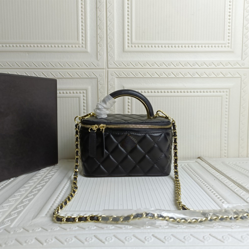 Diagonal Span Bag Luxury Bag Single Shoulder Bag 2023 New fashion sheepskin square Box Makeup Bag Tote Purse Handheld, White
Diagonal Span Bag Luxury Bag Single Shoulder Bag 2023 New fashion sheepskin square Box Makeup Bag Tote Purse Handheld, White