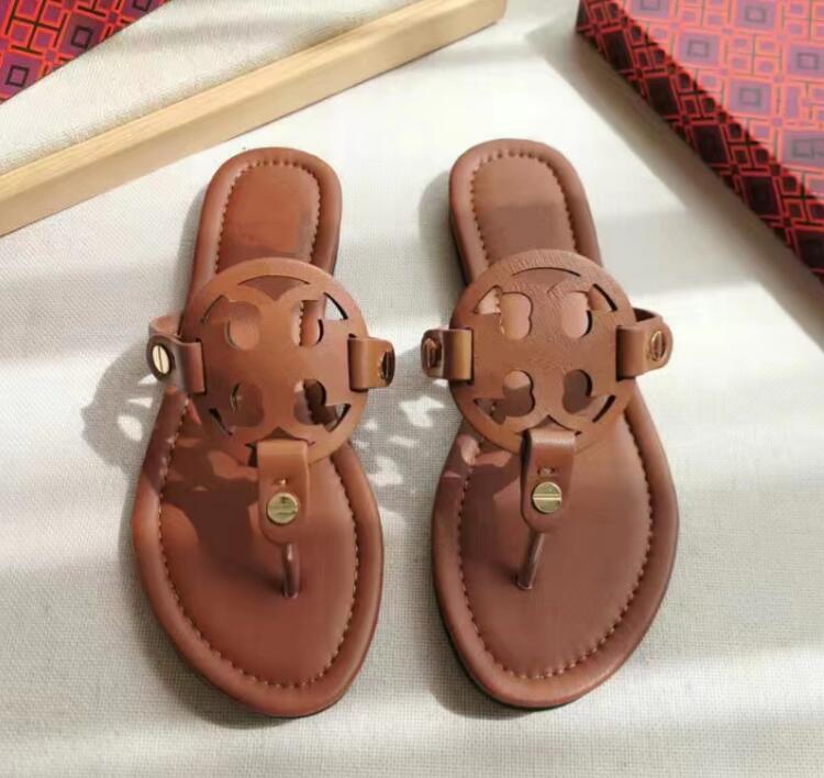 2022 Designer Sandals For Women Ladies Hollowed out pattern Flats Low Heels Slippers Fashion Luxe Tories Slides Rubber Summer Flip Flops Outdoor Beach Shoe, Color 5
2022 Designer Sandals For Women Ladies Hollowed out pattern Flats Low Heels Slippers Fashion Luxe Tories Slides Rubber Summer Flip Flops Outdoor Beach Shoe, Color 5