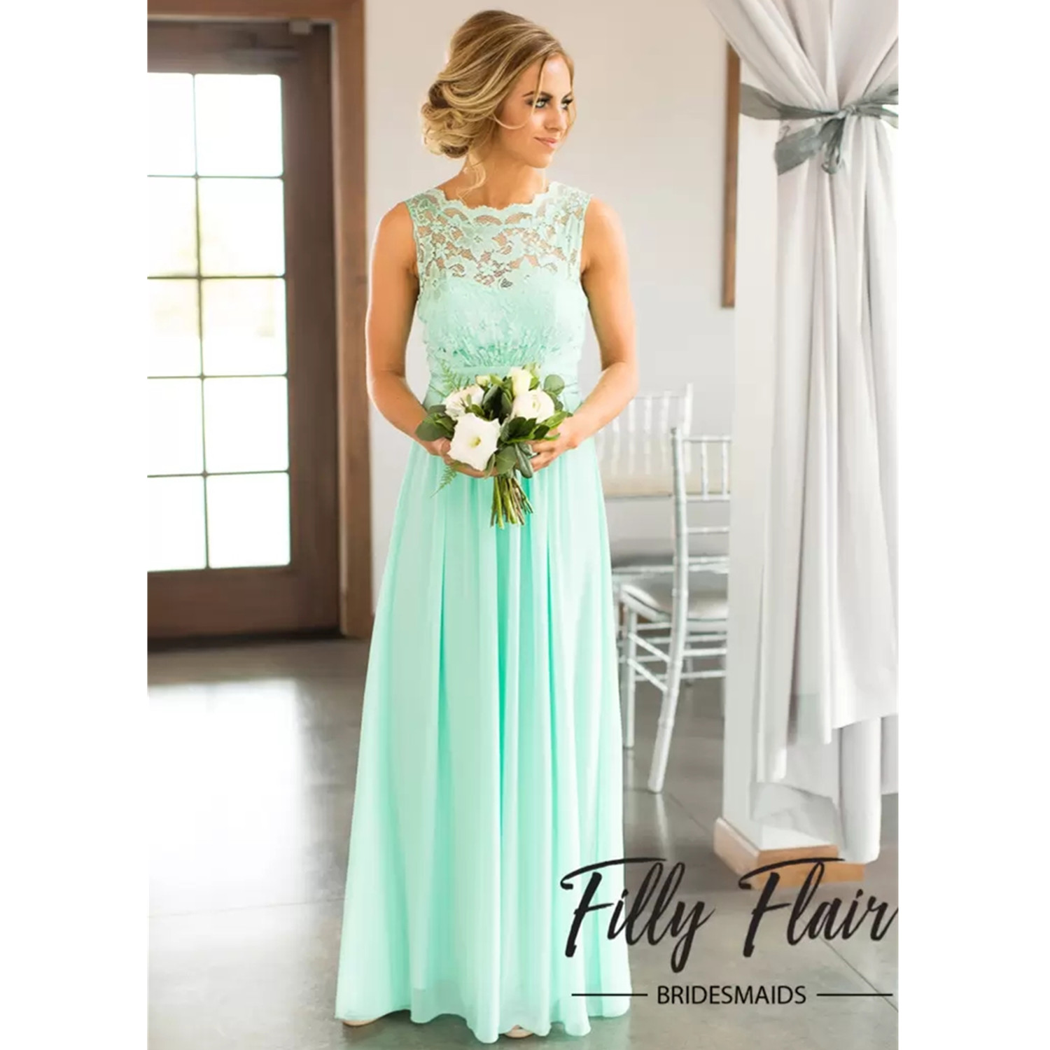 New Country Navy Blue Scoop Bridesmaid Dresses Cheap 2023 Beach Chiffon Wrinkles Lace Sheer Long Pregnant Maid of Honor Gowns